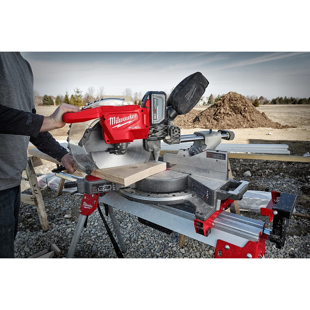 Milwaukee 2739-21HD M18 FUEL 18V 12″ Dual Bevel Sliding Compound Miter Saw Kit