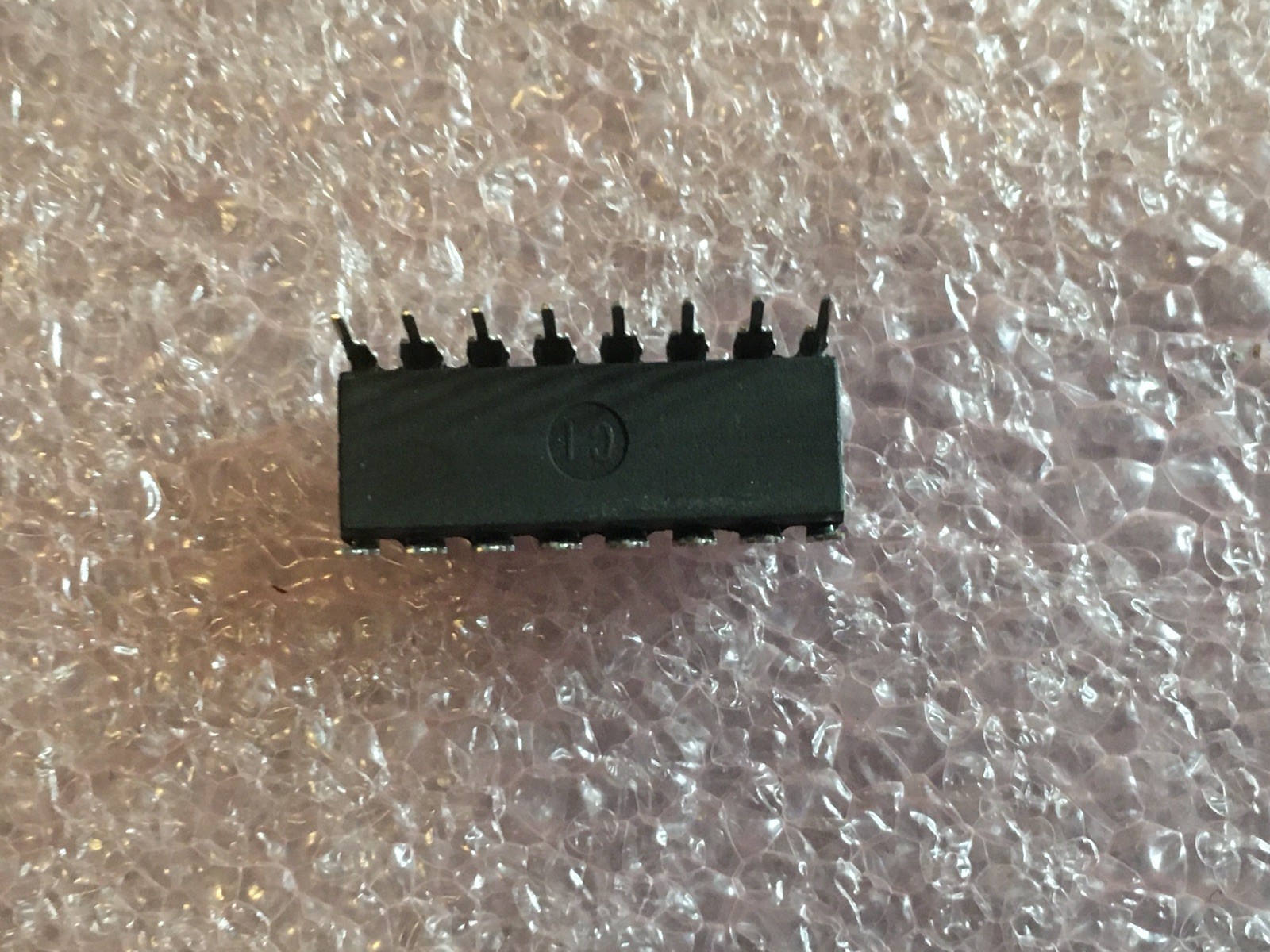 DM74175N IC D F/F 1-FUNC POS EDGE TRIG 4-BIT COMP-OUTPUT 16- PIN DIP (LOT OF 5)