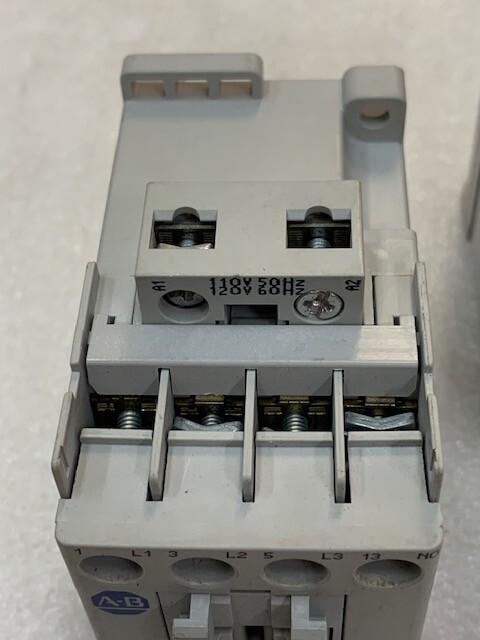Lot of 4 Pcs – 100-C09*10 Magnetic Contactor Coil Voltage 110/120VAC New no Box