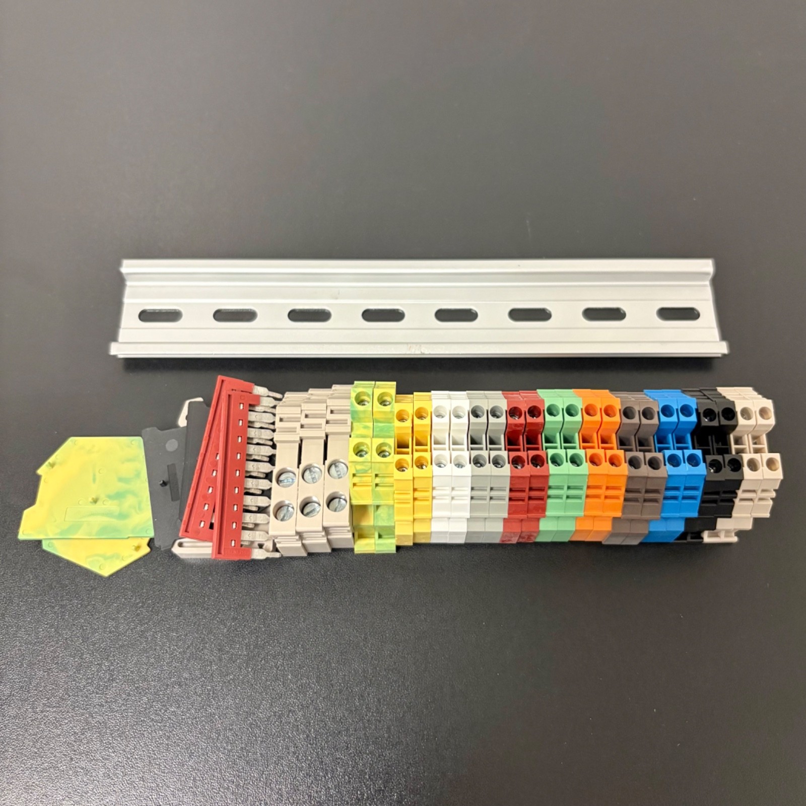 DIN Rail Terminal Block Kit Dinkle DK2.5N 12 AWG 20 AMP 600V (New)