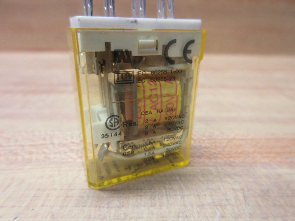 IDEC RY2S-U-AC120V Relay RY2S-U-120V AC