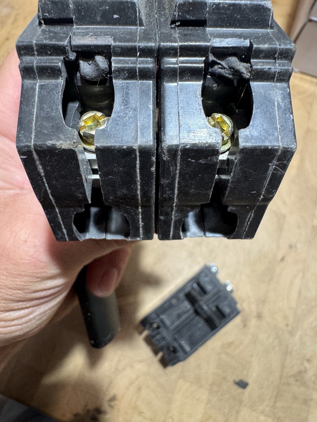 GE THQB2130 2 Pole 30A 240V Circuit Breaker Molded Case