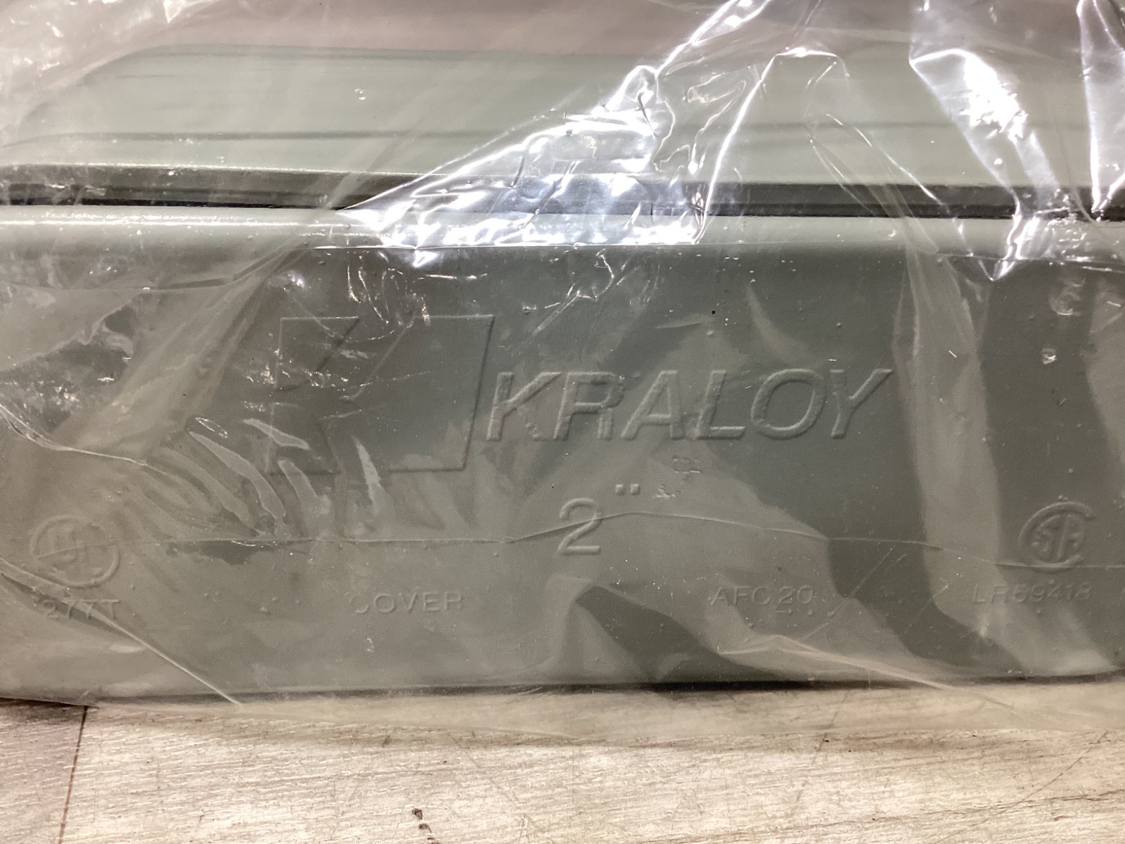 Kraloy 2″ LB LB20 PVC CONDUIT BODY WITH SEAL AND COVER #110B127PR3