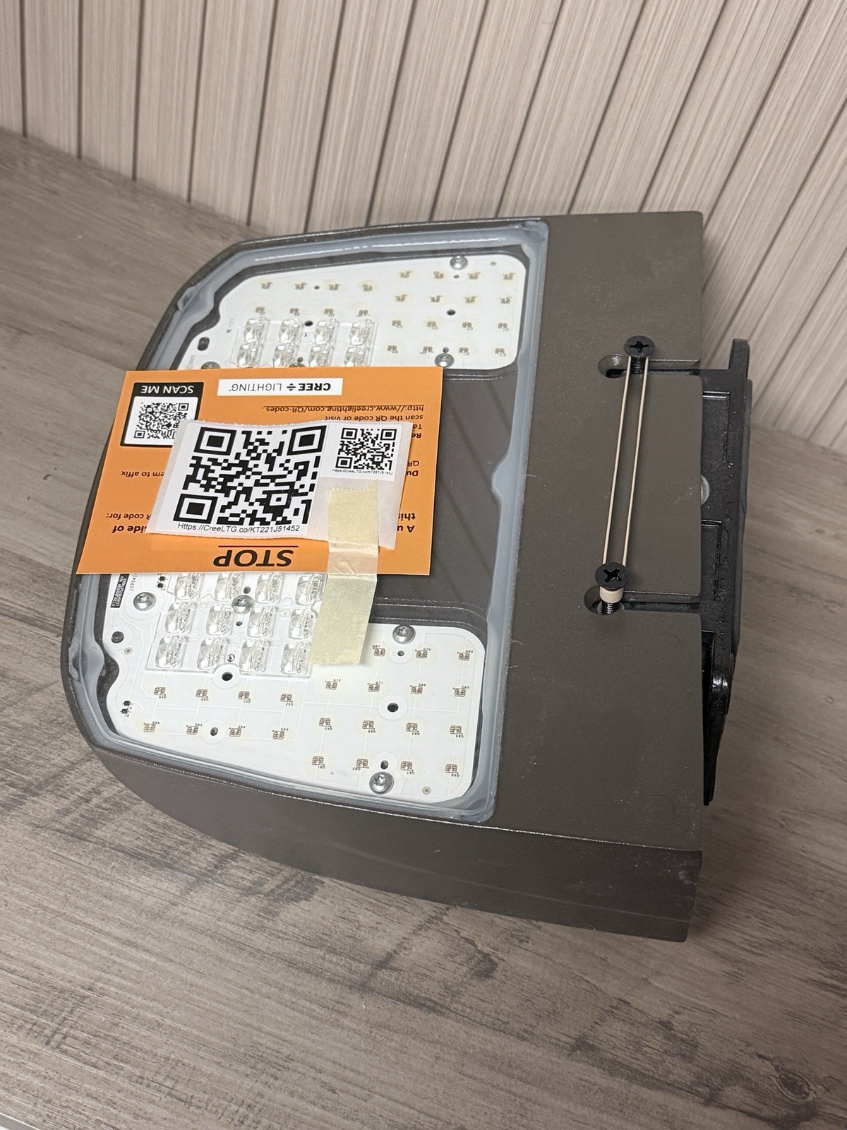 CREE LED OSQW-C-4L-40K7-2M-UL-WM-BZ Wall Pack 4000K Bronze UL Heavy Duty Outdoor