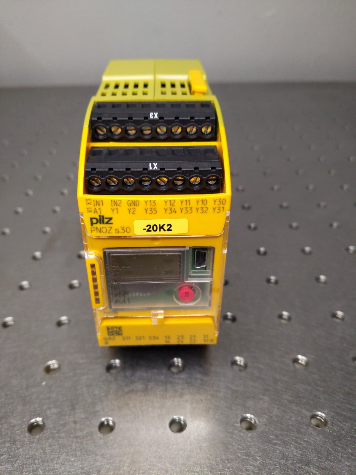PILZ 750330 / 750330 SAFETY RELAY SUP REV PNOZ S30 24-240 VAC DC NEW NO BOX