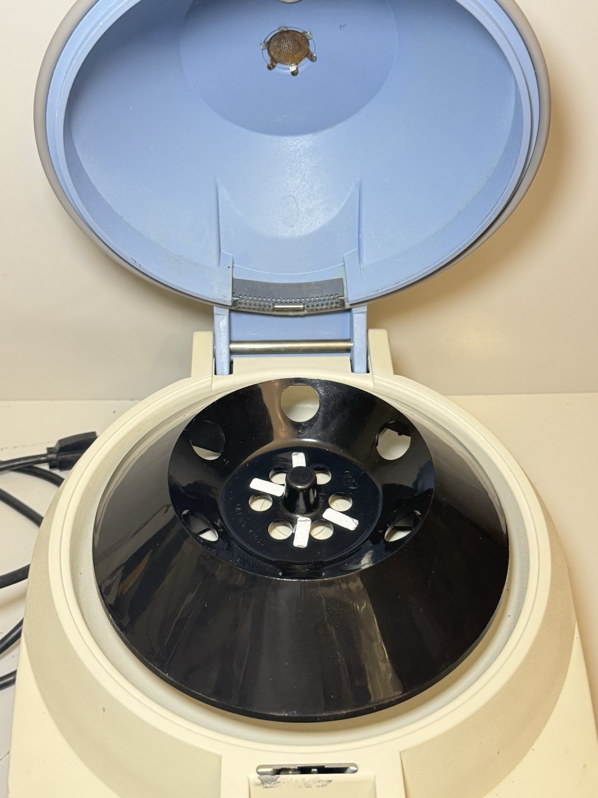 Thermo Fisher Scientific IEC Medilite 6 PL Microcentrifuge Centrifuge 4480F