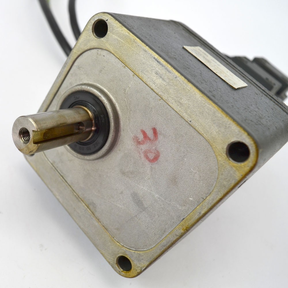 Mitsubishi HA-FF13G1-S1 3000r/min Servo Motor w/ GR-S-10 1:30 Gear Motor