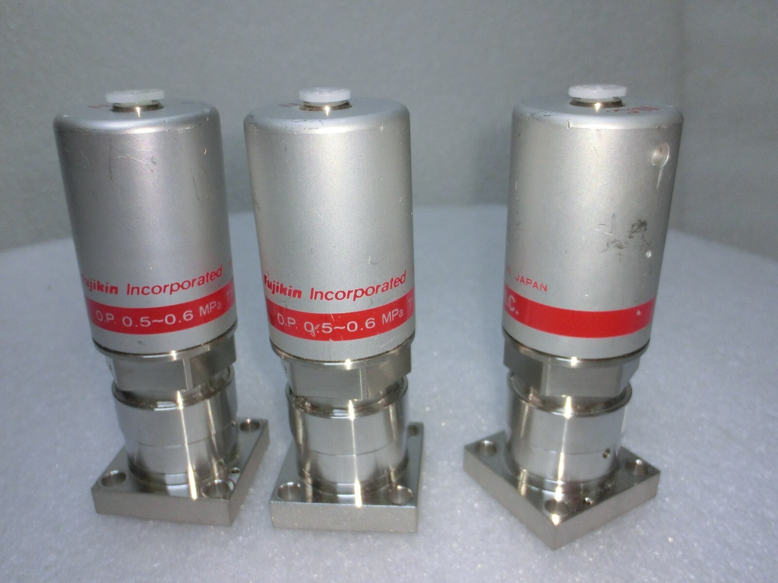3pc LAM Research 766-197842-003 Rev B,Fujikin 565601 Diaphram Valve,Jp_,96433