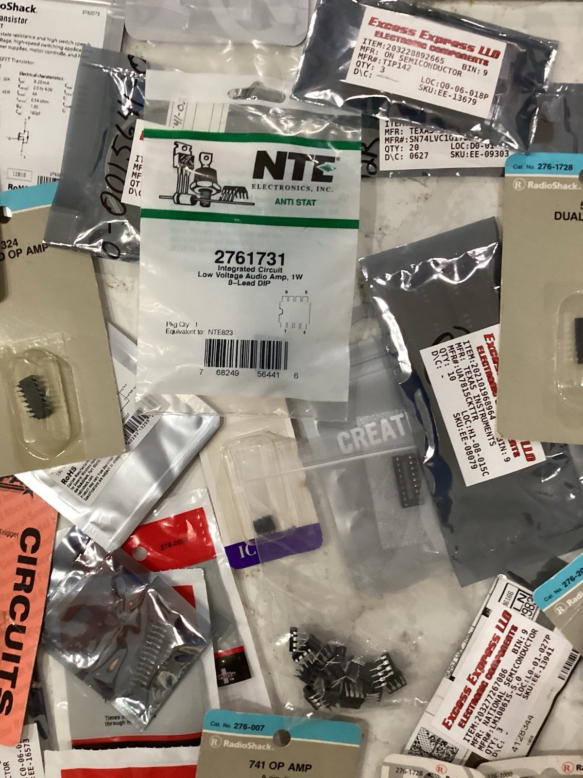 IC And Transistors IC Sockets Voltage Regulators Lot Radio Shack NOS