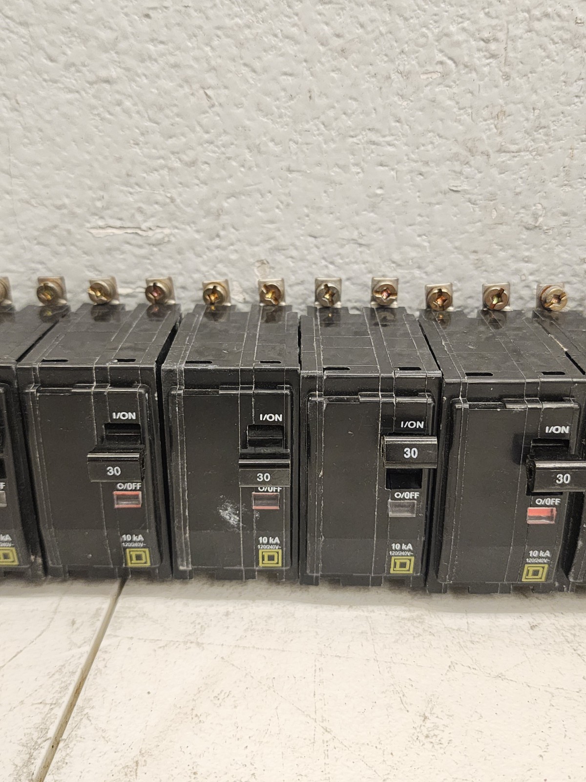 (7) Square D QO230 2-Pole 30 Amp 120/240V Plug-In Breaker Yellow D Trip Window