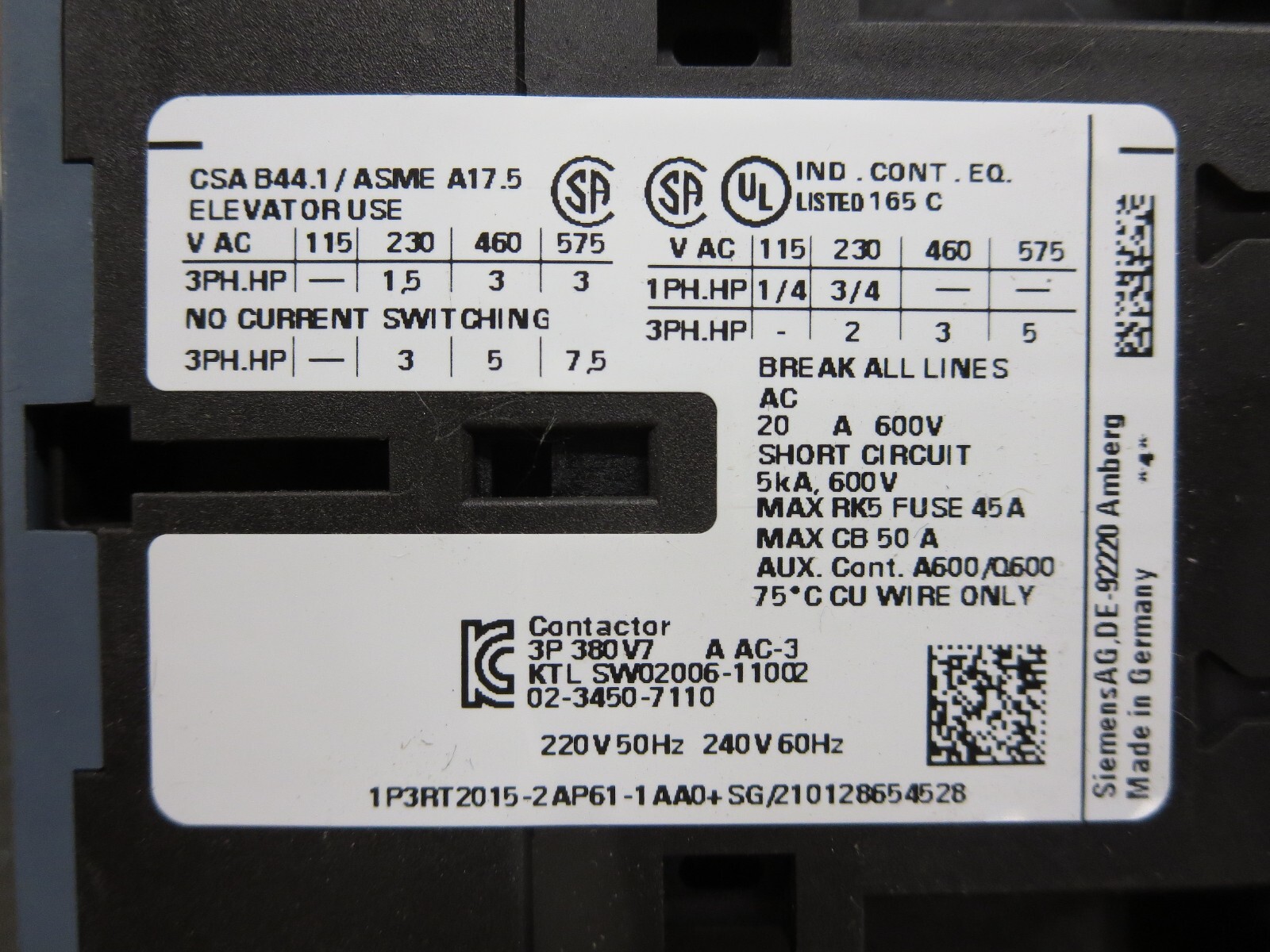 Siemens,3RT2015-2AP61-1AA0,Contactor,240V/60Hz,220V/50Hz,AC-3,7A, 400V, 1NO, 3kW