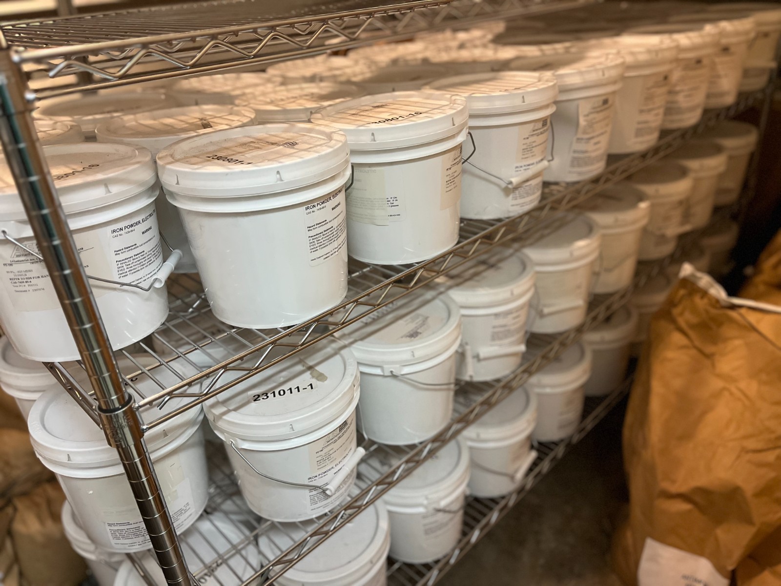 10 lb. Mfr. sealed bucket 99.9% Electrolytic Iron Powder -325 mesh Mfd. 2023
