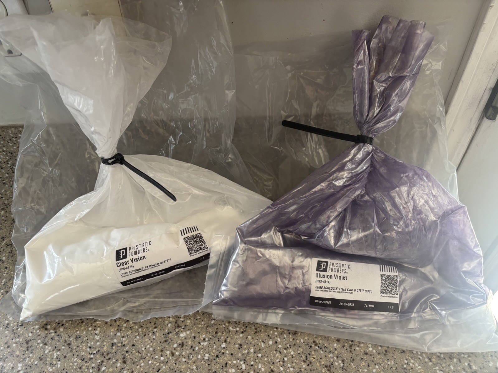 Prismatic Powders – Illusion Violet (PSS 4514), Clear Vision, (PPS-2974)