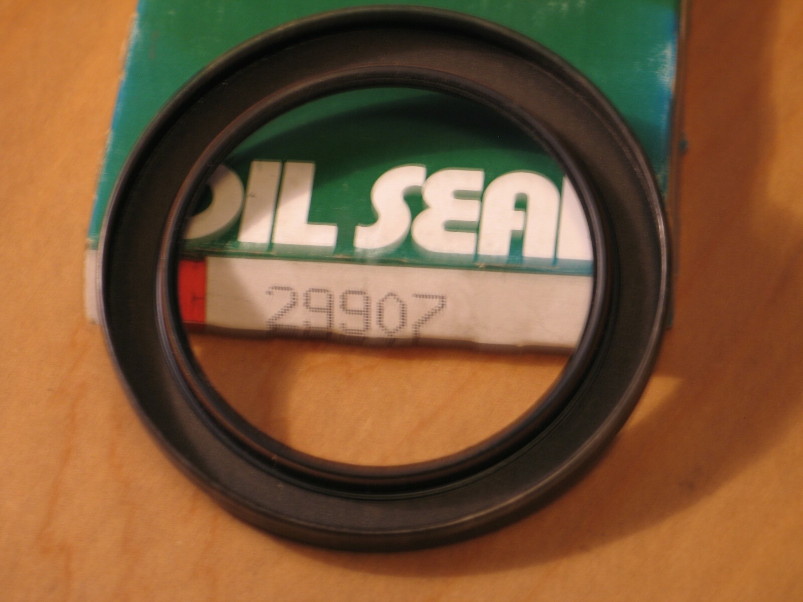 NIB SKF CR CHICAGO RAWHIDE 29907 OIL SEAL 3.000 X 4.000 X .375 P6497
