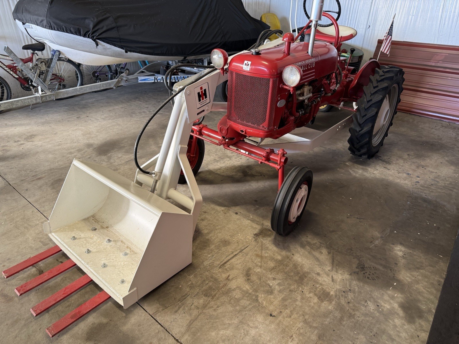 1947 International 1000 Loader IH club Vintage Tractor Rare Bucket Restored A++