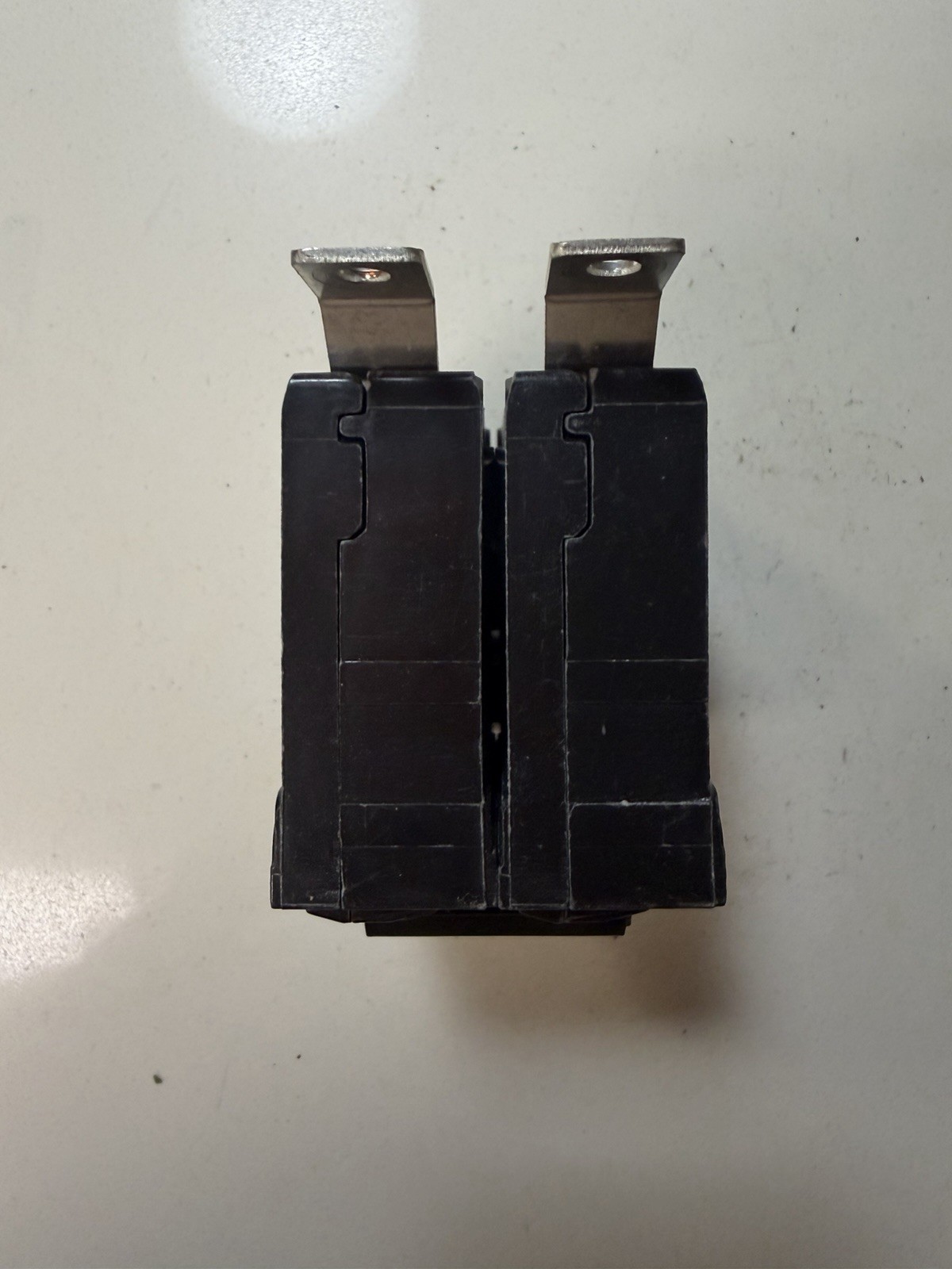 Siemens B270HH Circuit Breaker, 70A, 2 Pole, 201-250V, Trip Indicator
