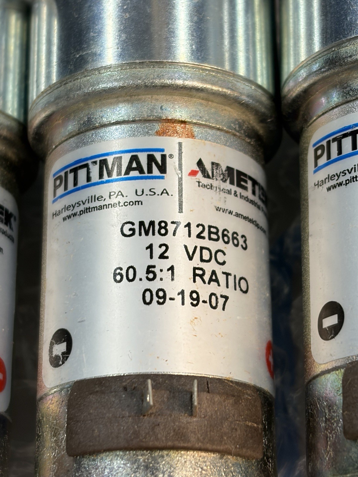 QTY 1 PITTMAN GEAR MOTOR 12 VOLTS 60.5:1 RATIO 3/16” SHAFT WITH FLAT CLEAN