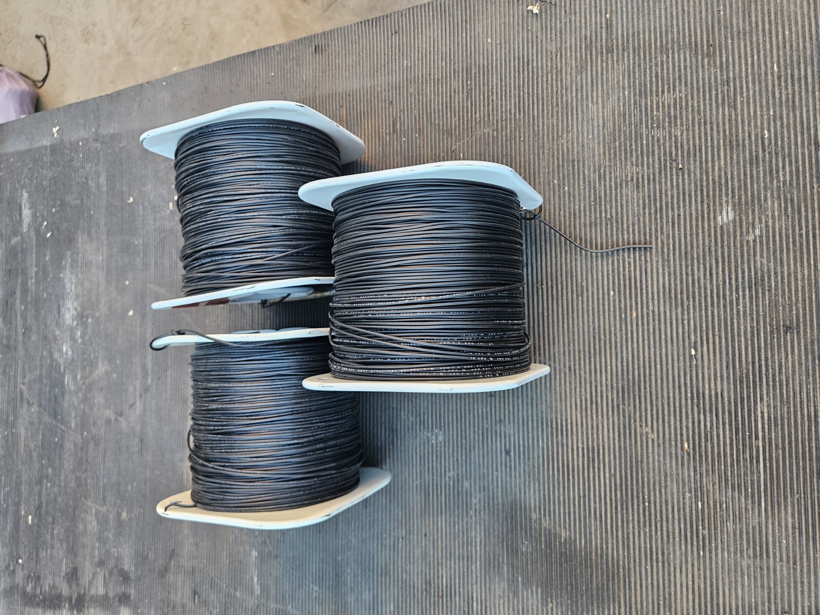 8521 010 1000 BELDEN WIRE