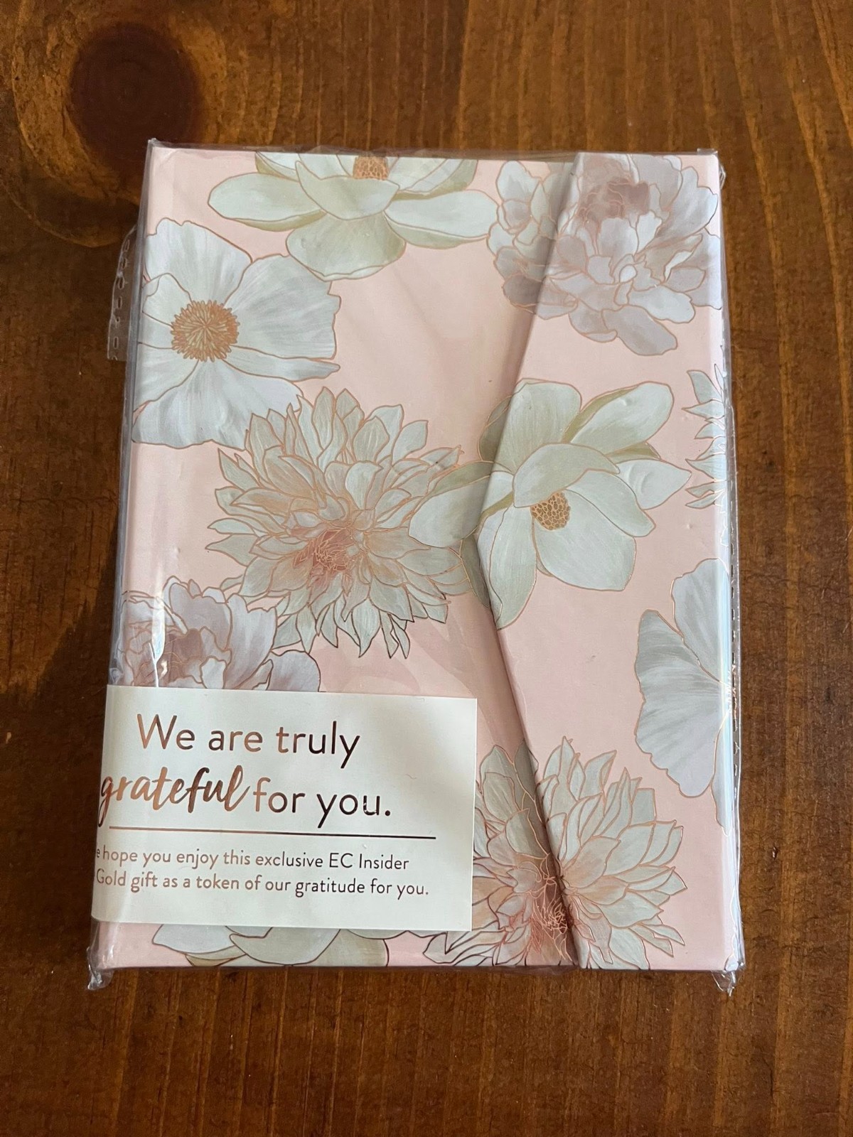 Erin Condren Rose Gold Gift. Metallic Floral Padfolio and Pen. New, Never Used.