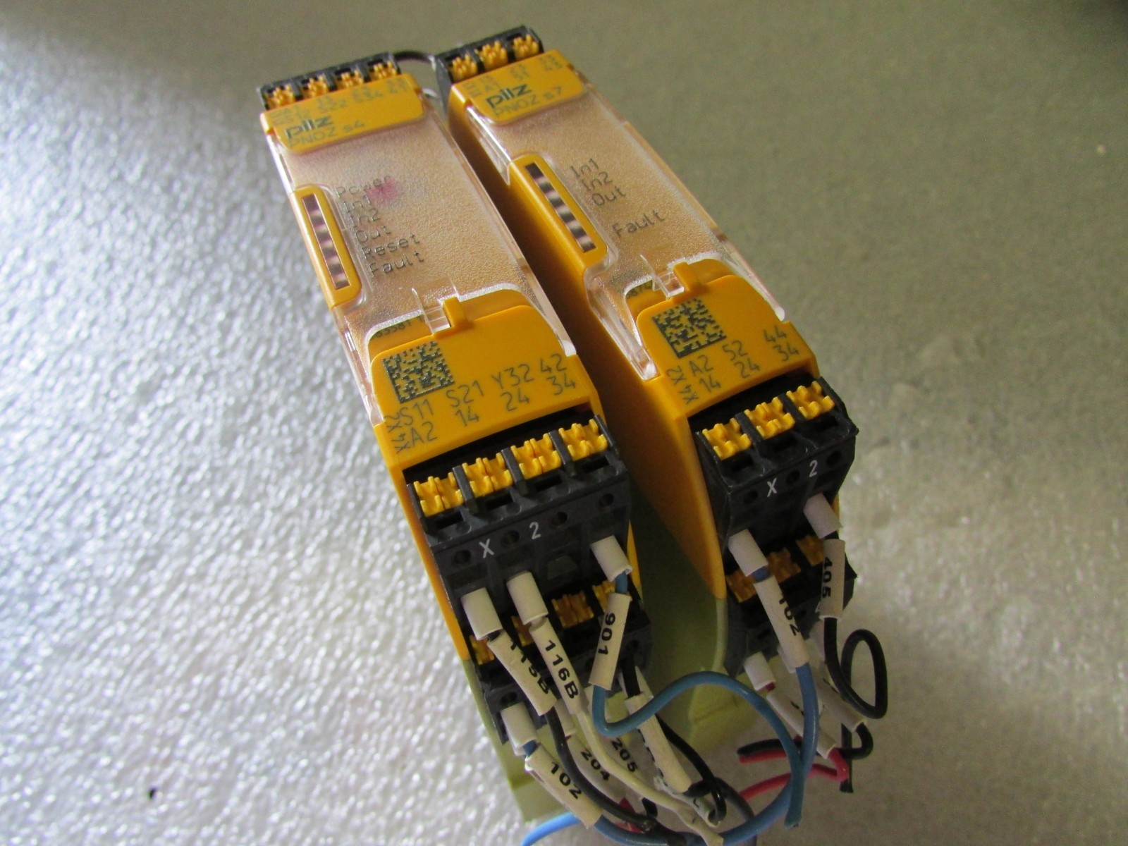 Pilz Safety Switchgear 751104 Pnoz s4 and 751107 S7 24 VDC