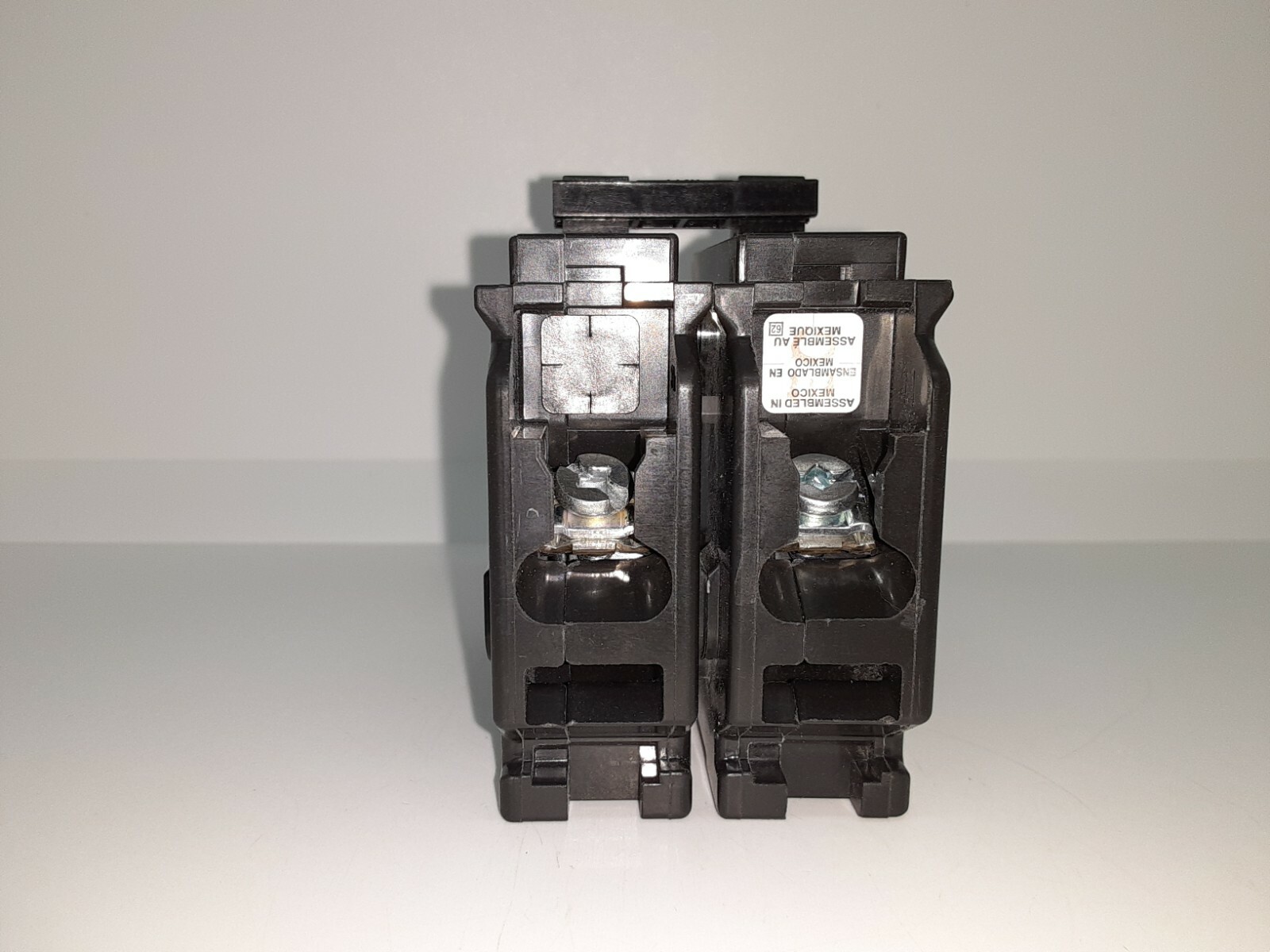 SQUARE D HOM230 30 AMP 2 POLE 240 VOLT CIRCUIT BREAKER TYPE HOM