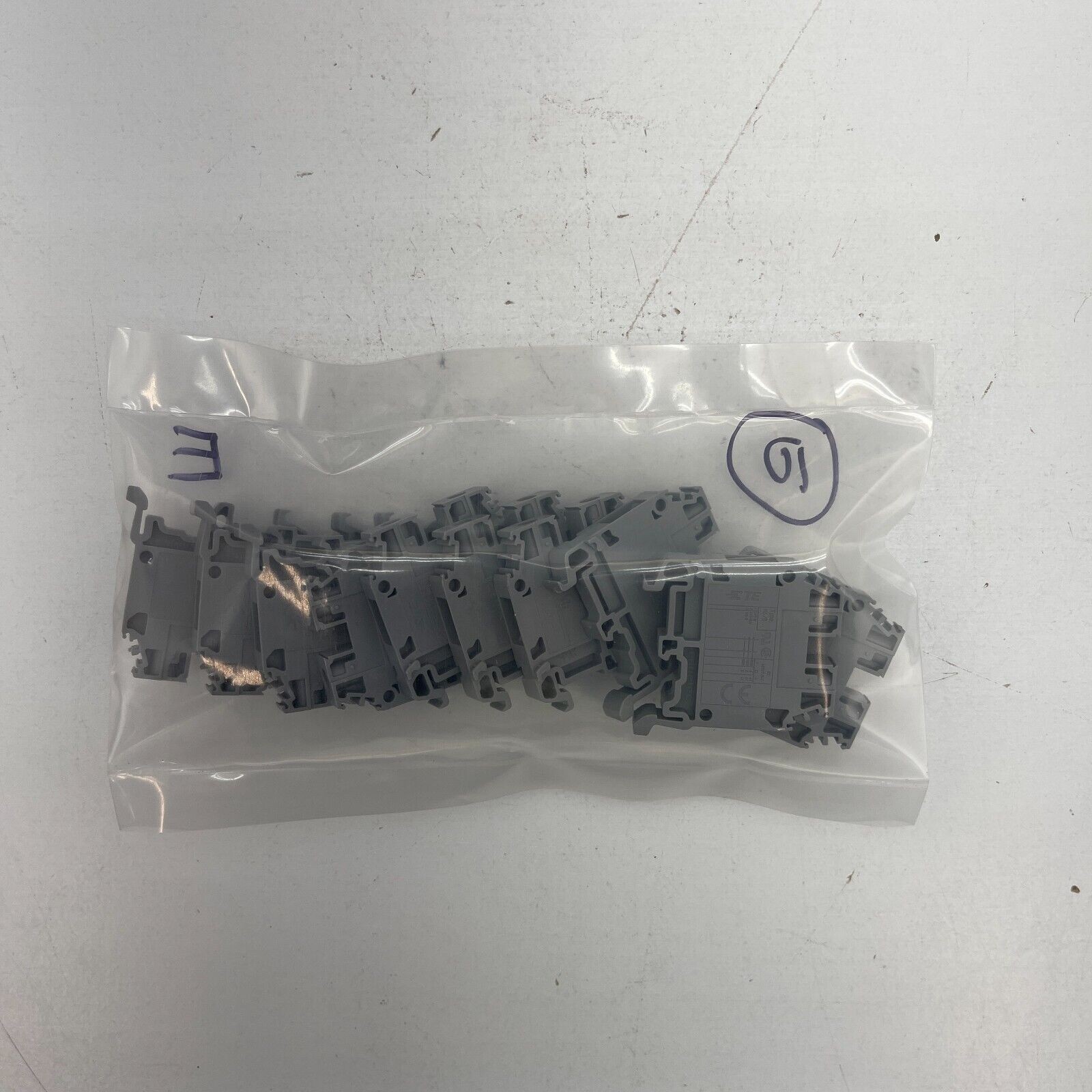 ENTRELEC ‘SNA’ Din Rail Screw Clamp Din Rail Terminal Block – Package of 10
