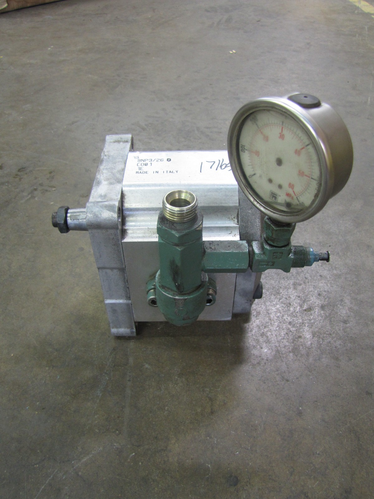 SAUER SUNSTRAND SNP3/26D ROTARY GEAR HYDRAULIC PUMP 1″ FLANGE IN/OUT .765″ SHAFT