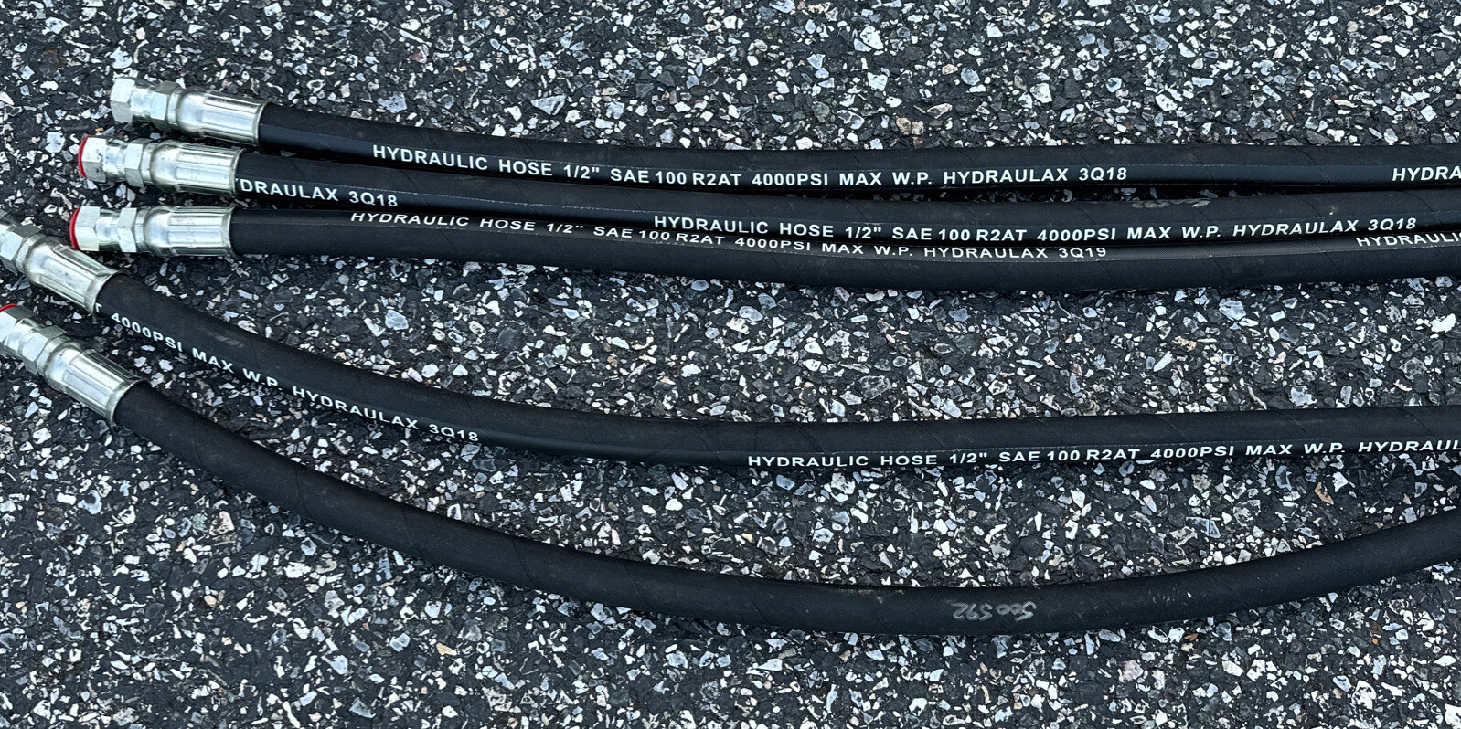 1/2 X 40 Inch Hydraulic Hose SAE 100 R2AT 4000 Psi Max W.P. Hydraulax 3Q18