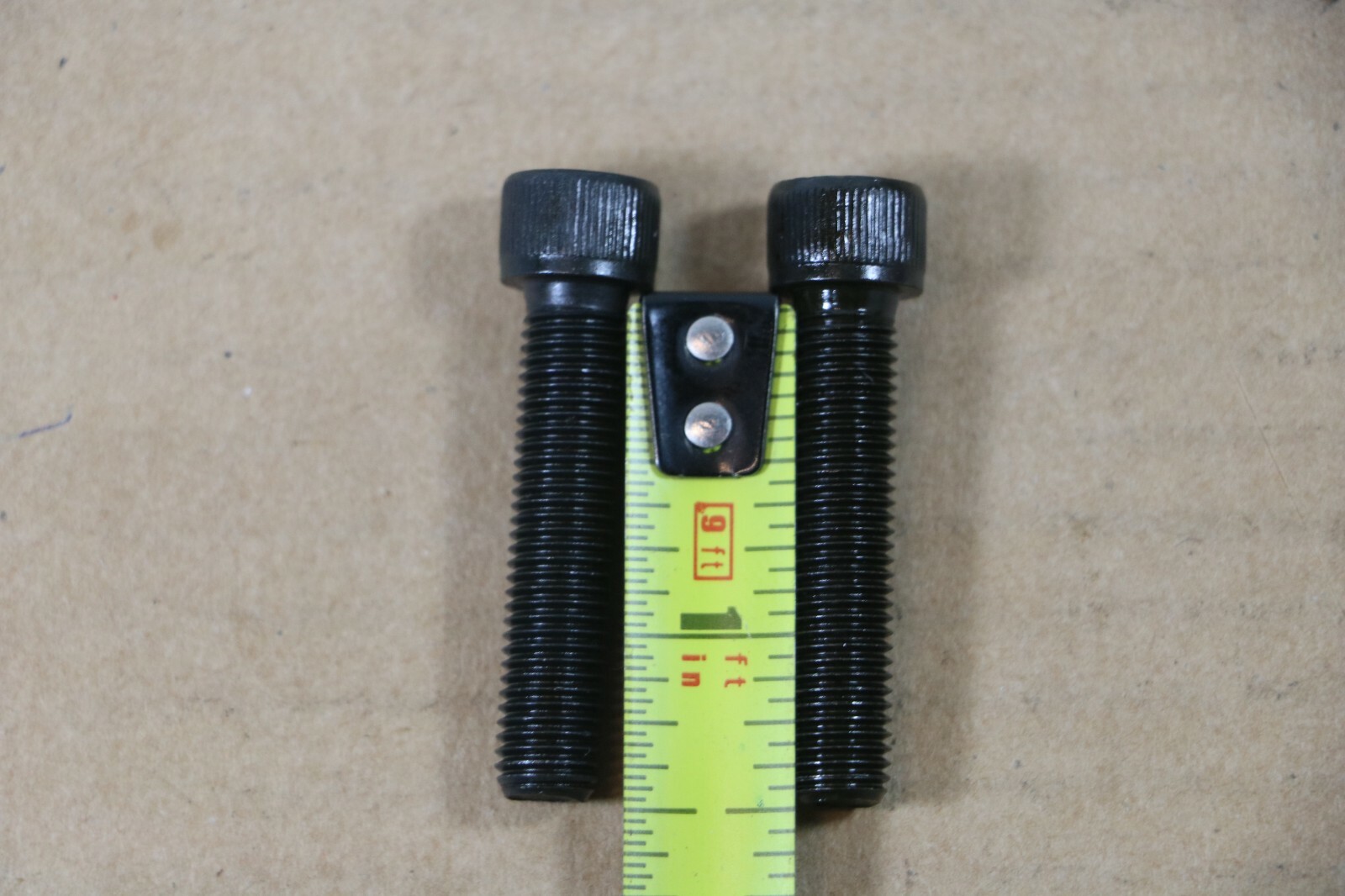 Unbrako 5/16″-24 X 1 1/2″ Socket Head Cap Screws #110786, 100 Pieces