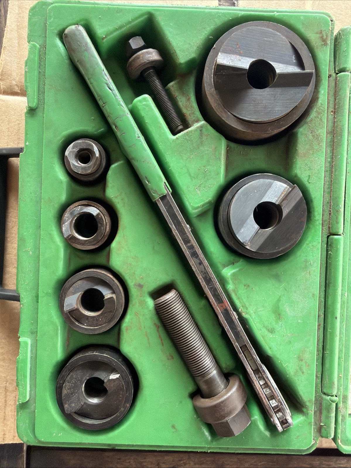 GREENLEE 7238SB SLUG BUSTER KNOCKOUT PUNCH SET W/ WRENCH DRIVER 1/2″- 2″ CONDUIT