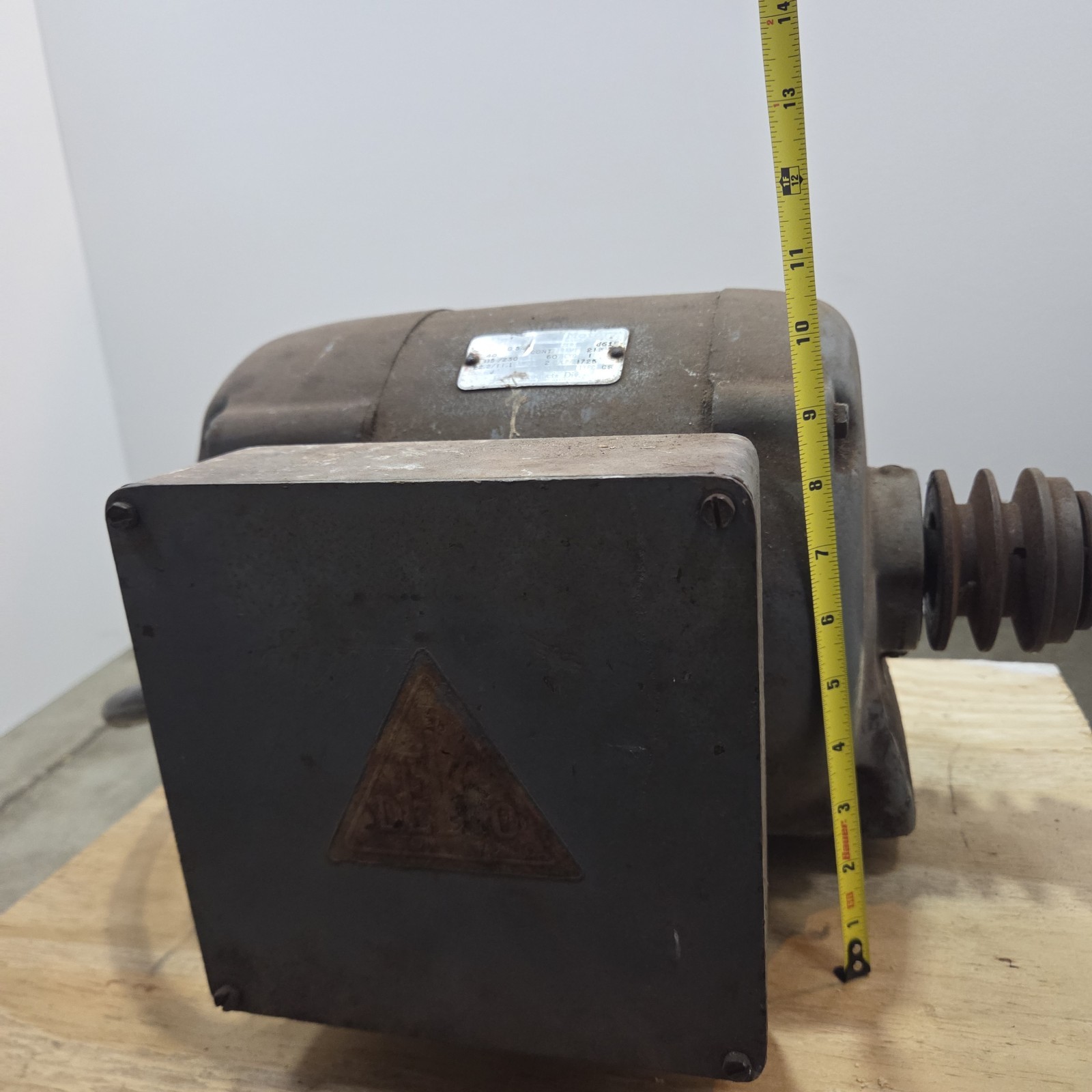 Delco Electric Motor 2HP 1725 RPM 115/230V Frame 213 C540 USA Freight Ready
