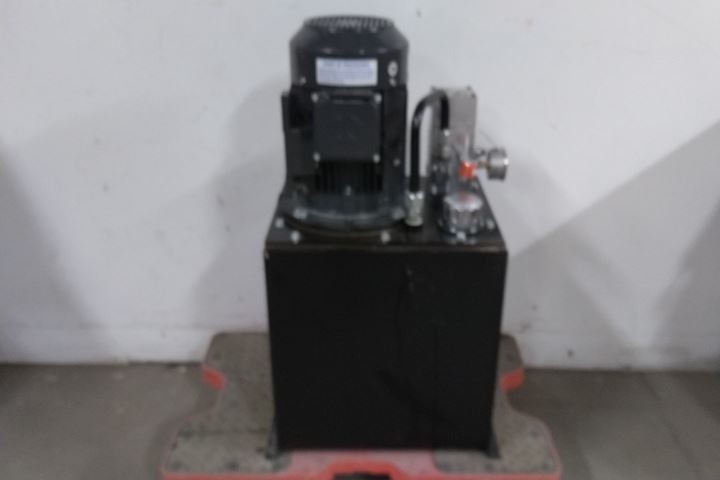 Monarch T94C405C93F0-01 5 HP 1800 RPM 208-230/460VAC 15 Gal Hydraulic Power Unit