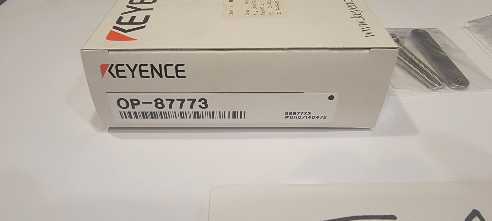 New Keyence OP-87773 Laser sensor bracket OP87773 Brand new Free Shipping