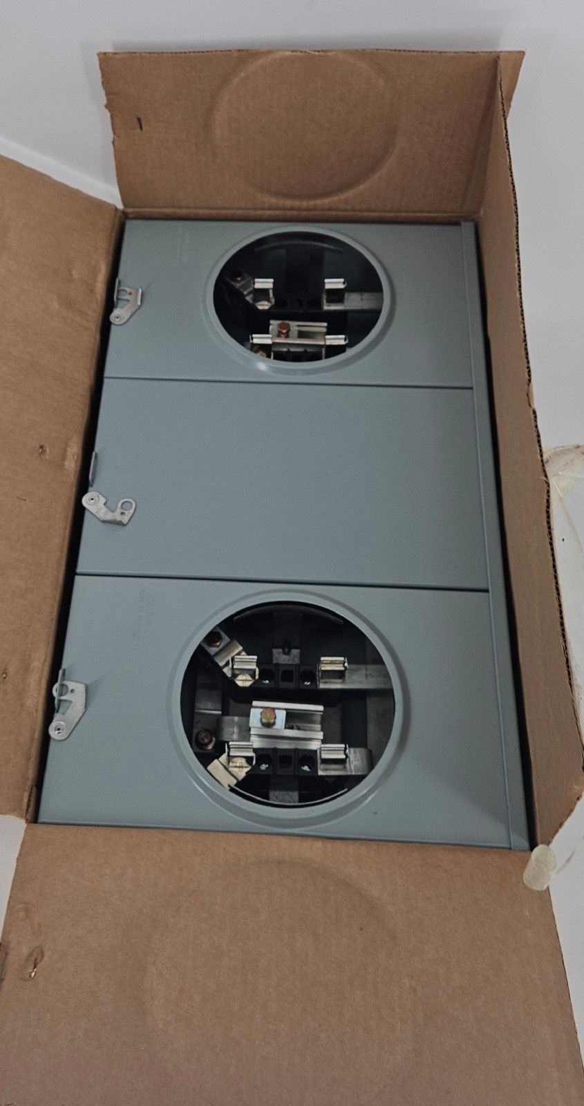 Durham ITT3202U 2-Gang Meter Socket 320A Total (200A Per Position) Ringless
