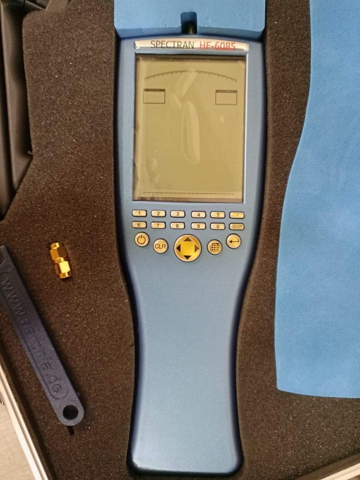 AARONIA AG SPECTRAN HF-6085 Spectrum Analyzer Need Battery