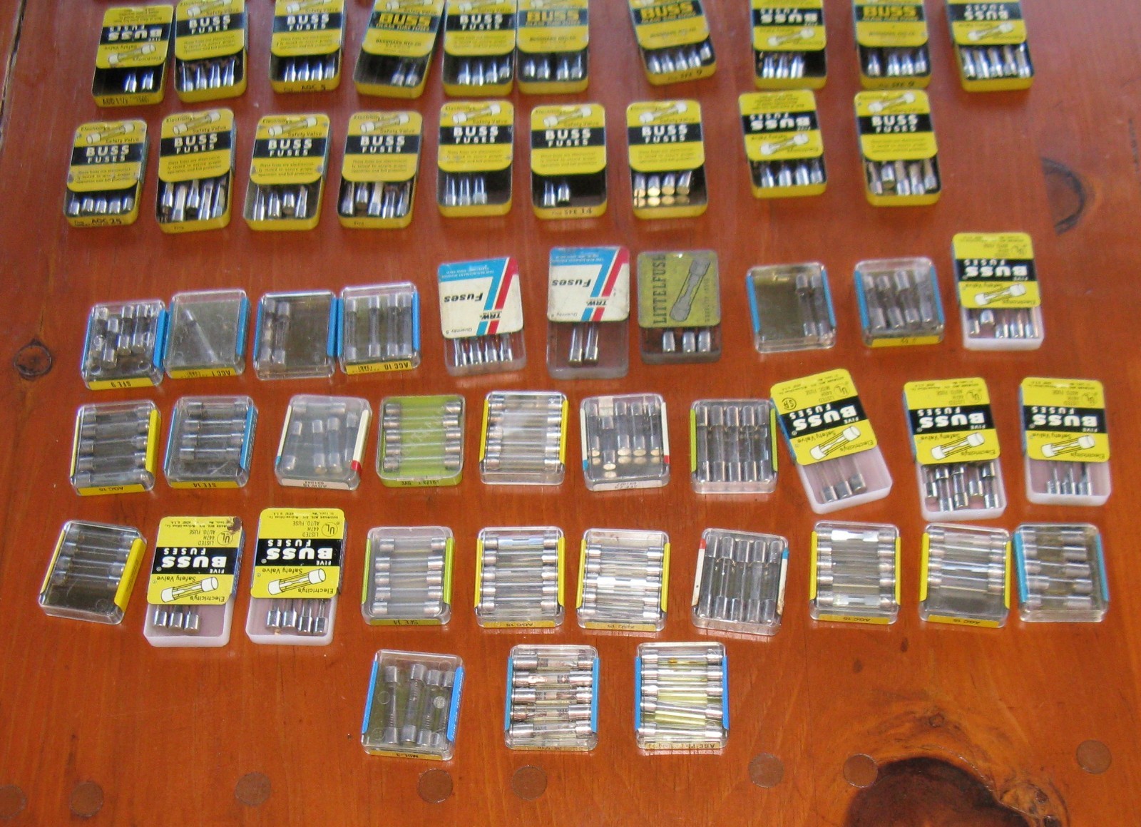 Huge Lot Vintage Automotive Fuses Car Truck Variety 280+ Fuses in Case
