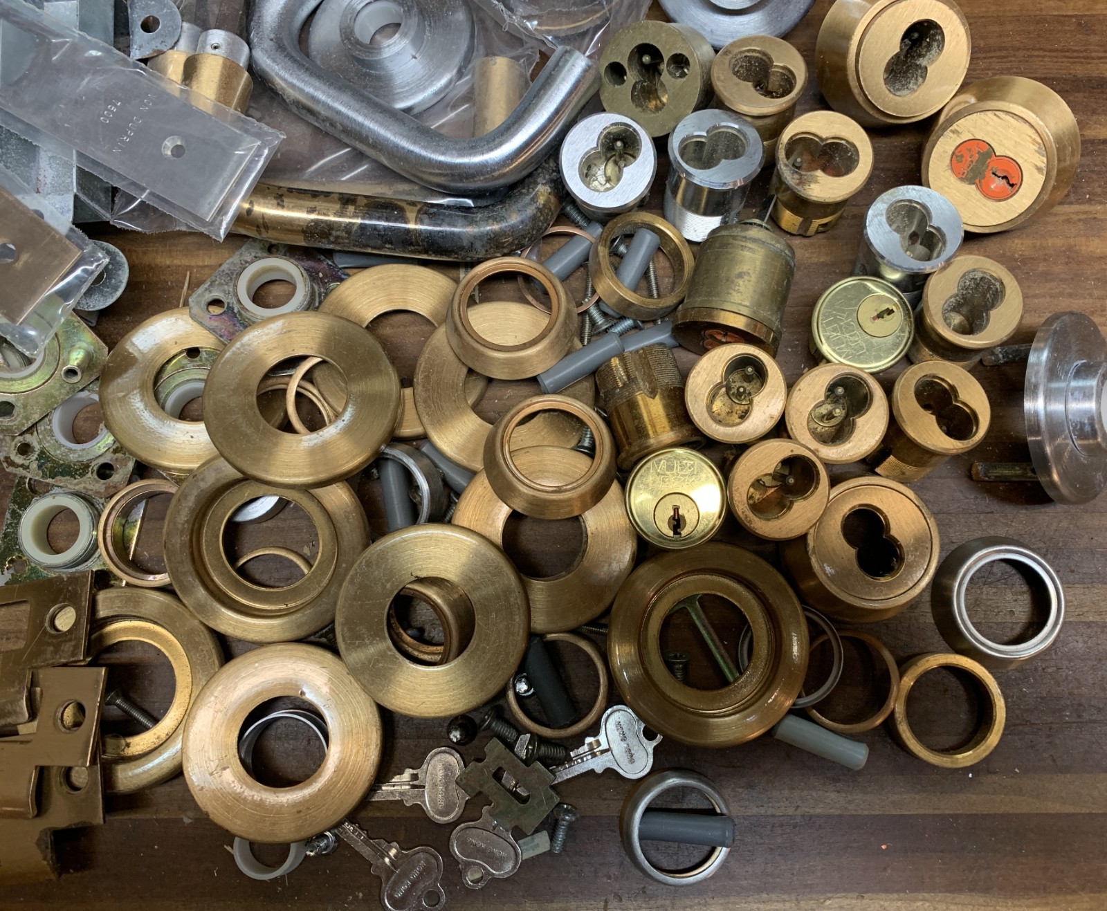 BEST 30H Grab Bag Commercial Door Lock Cylinders Trim Kits and More WYSIWYG