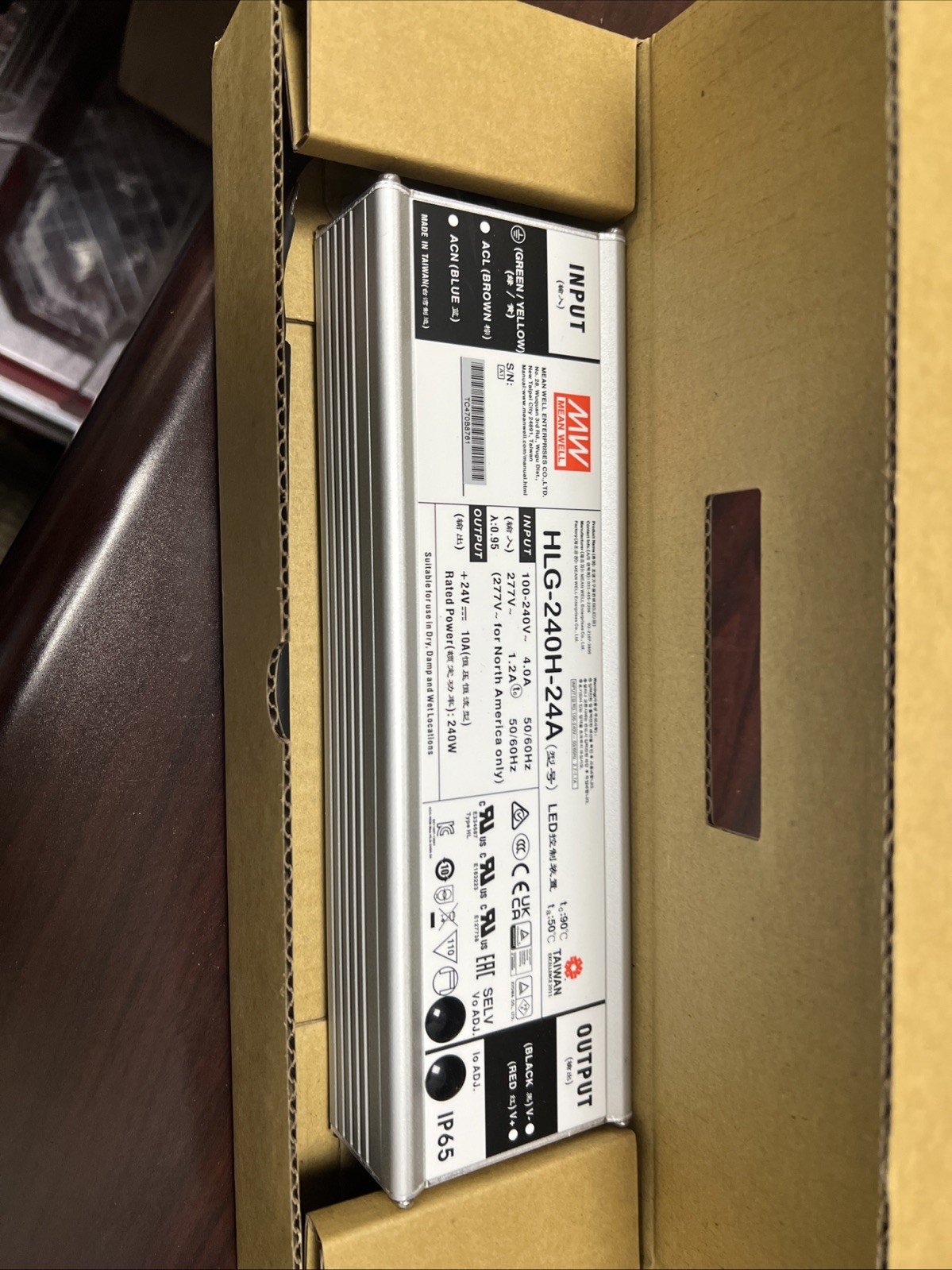 HLG-240H-24A PFC Harsh Environment, Metal Case 24v 10 LED Driver