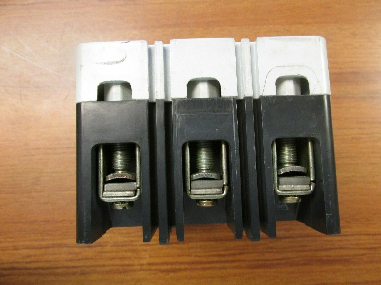 CUTLER-HAMMER MOTOR CIRCUIT PROTECTOR 3P, 7A, CAT# HMCP007C0C .. VA-135E