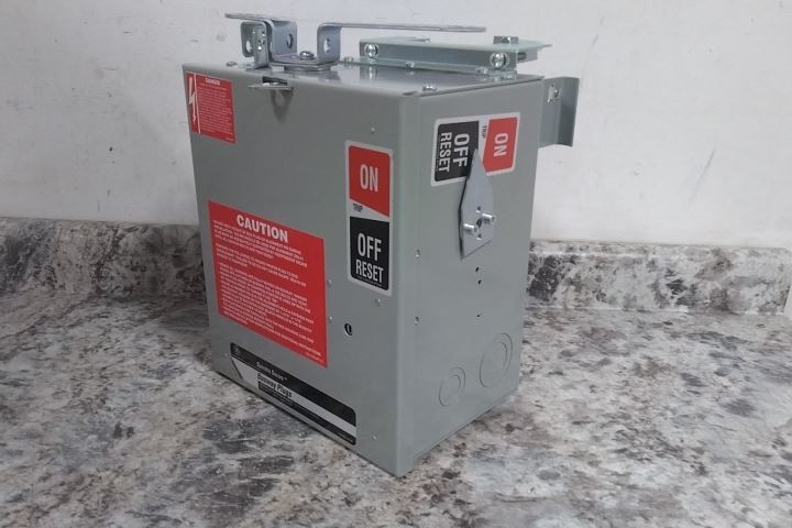 GE SB37EBG 240VAC 70 Amps 3 Poles 3 Phase Bus Plug
