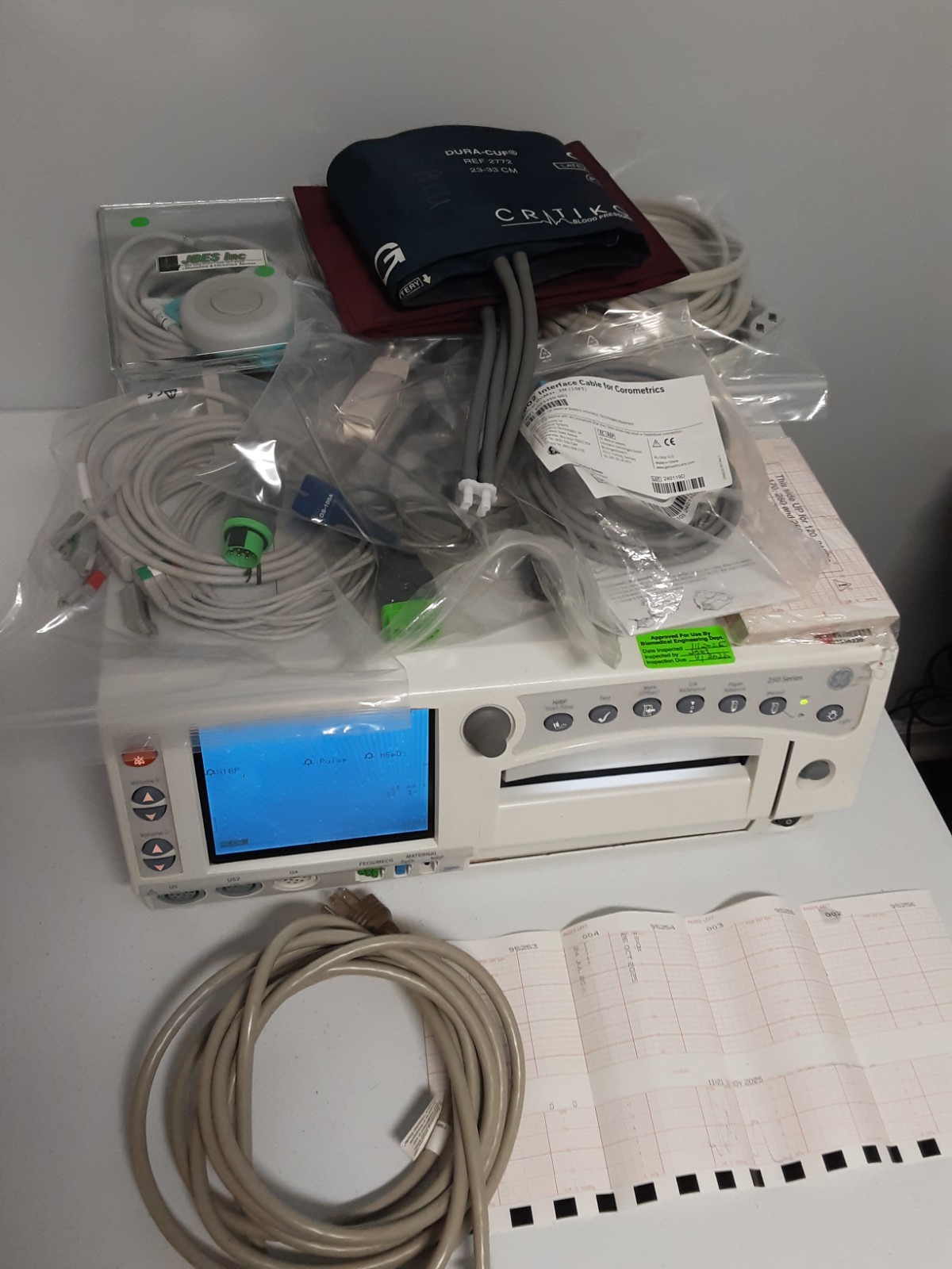 GE 259A Maternal/Fetal Monitor W/ Probes, All Accessories On Pic 30 Days Return