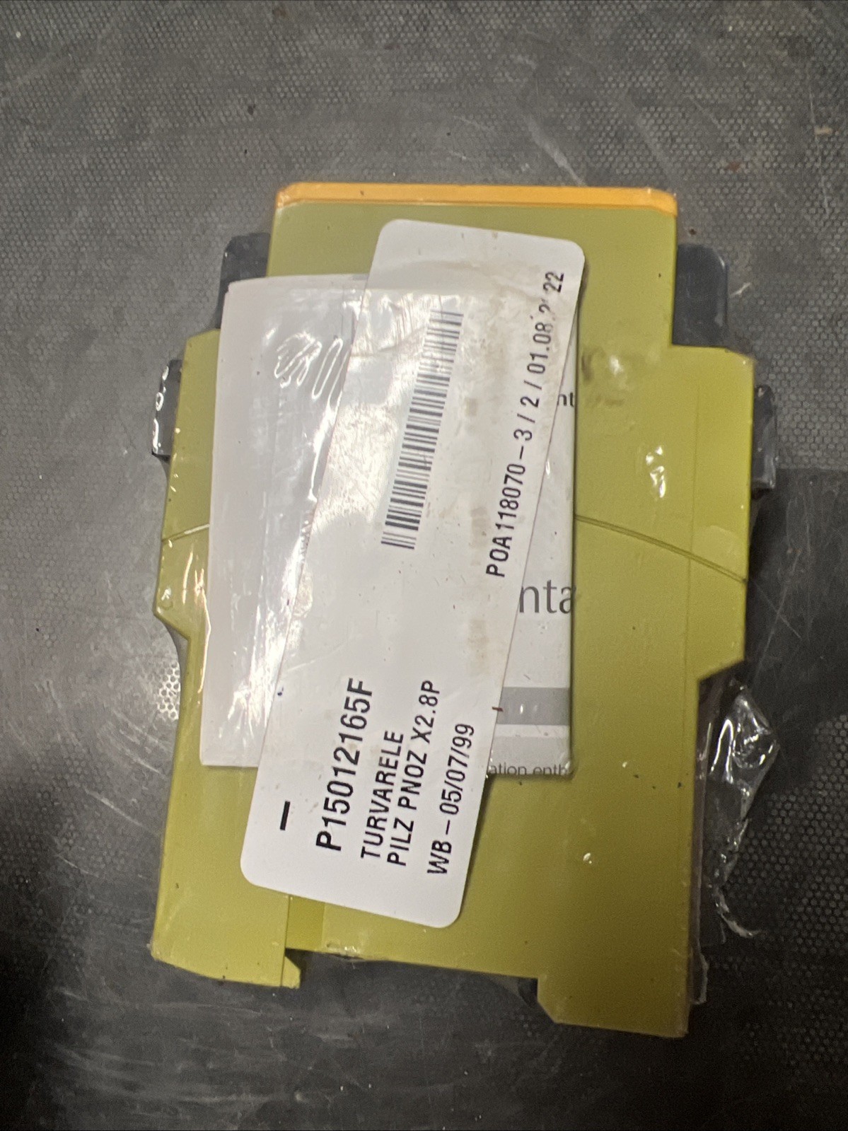 PILZ PNOZ-X2.8P-24VACDC-3N/O-1N/C Power Supply ID. 777301