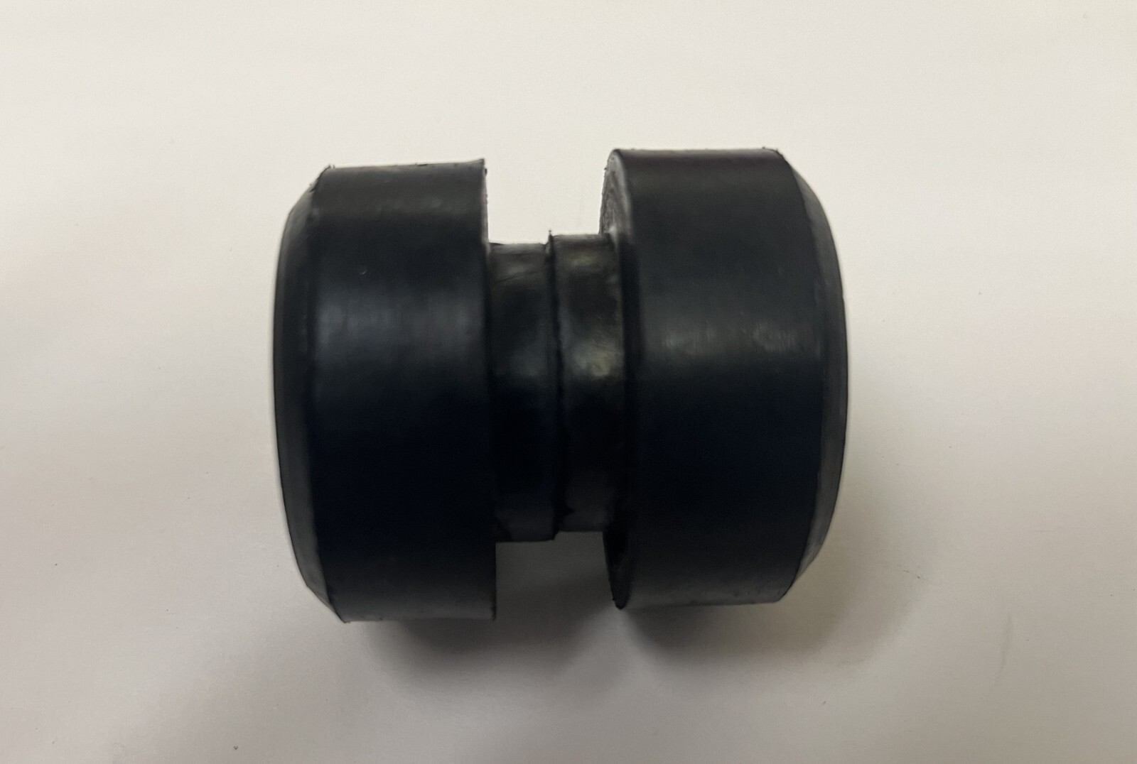 RUBBER MOUNT ISOLATOR replaces NEW HOLLAND CASE CNH 8740587 BRAND NEW!