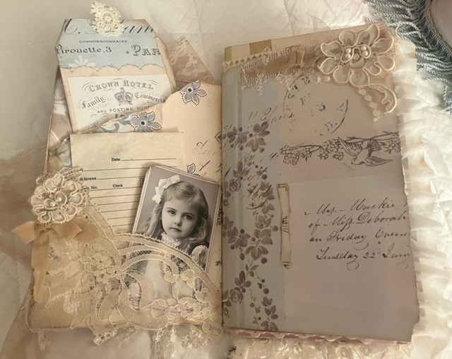 VINTAGE STYLE HANDMADE JUNK JOURNAL-«A Graceful Life»