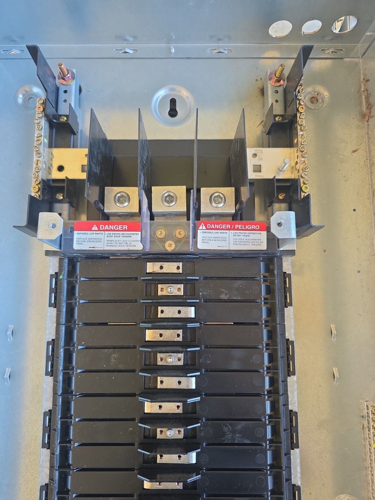 SQUARE D 480/277V 100A 3 PHASE 4 WIRE MAIN LUG PANEL WITH ENCLOSURE AND COVER