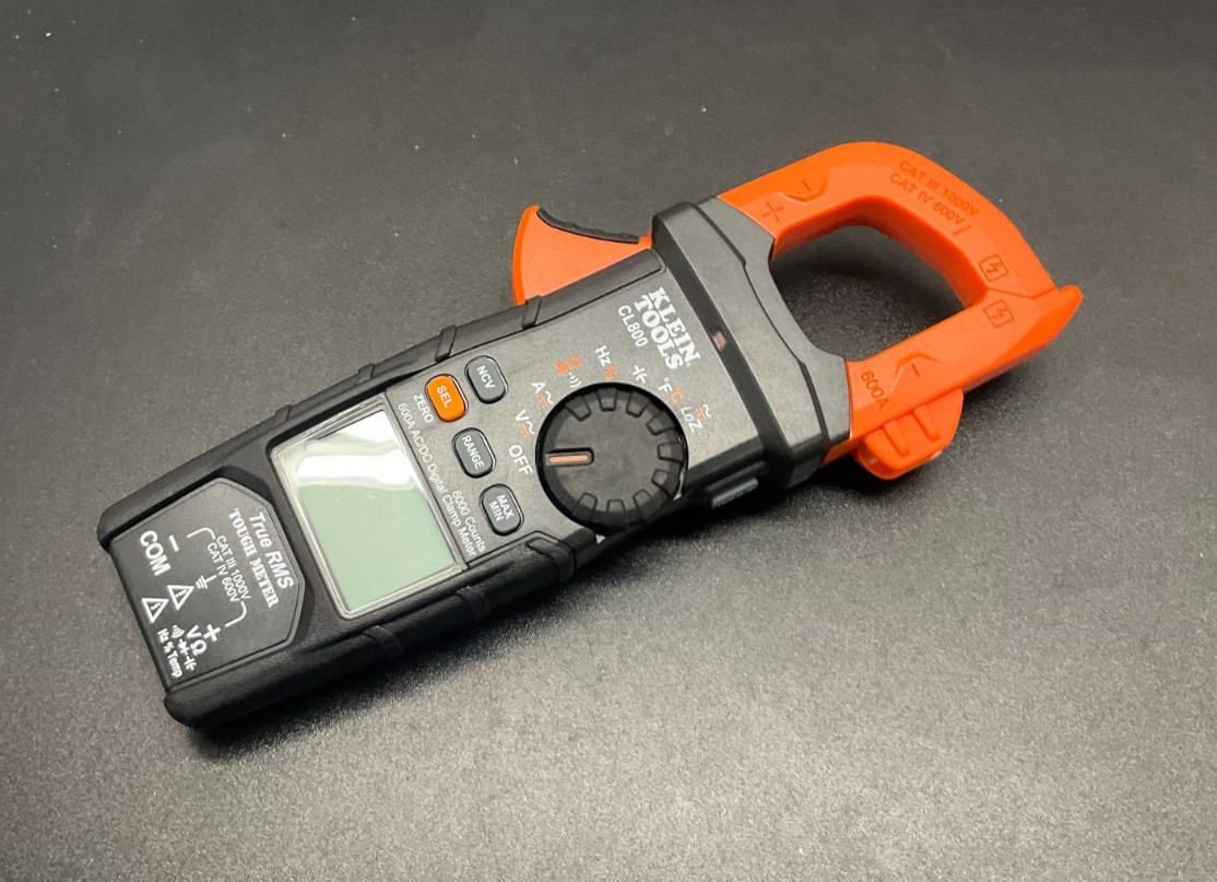 Klein Tools CL800 600A AC/DC Auto-Ranging Digital Clamp Meter.