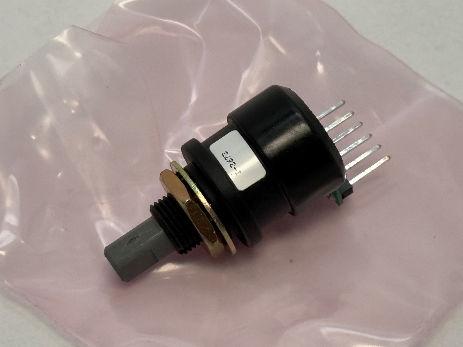 Grayhill 61C22-01-04-02 Optical Encoder Rotary Incremental Push Button