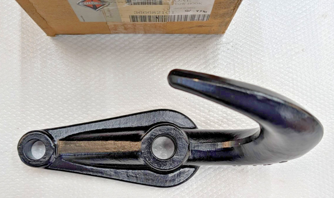 Truck Tow Hook Set Pair Left & Right 13500 LB Each International 3666821C1 822C1