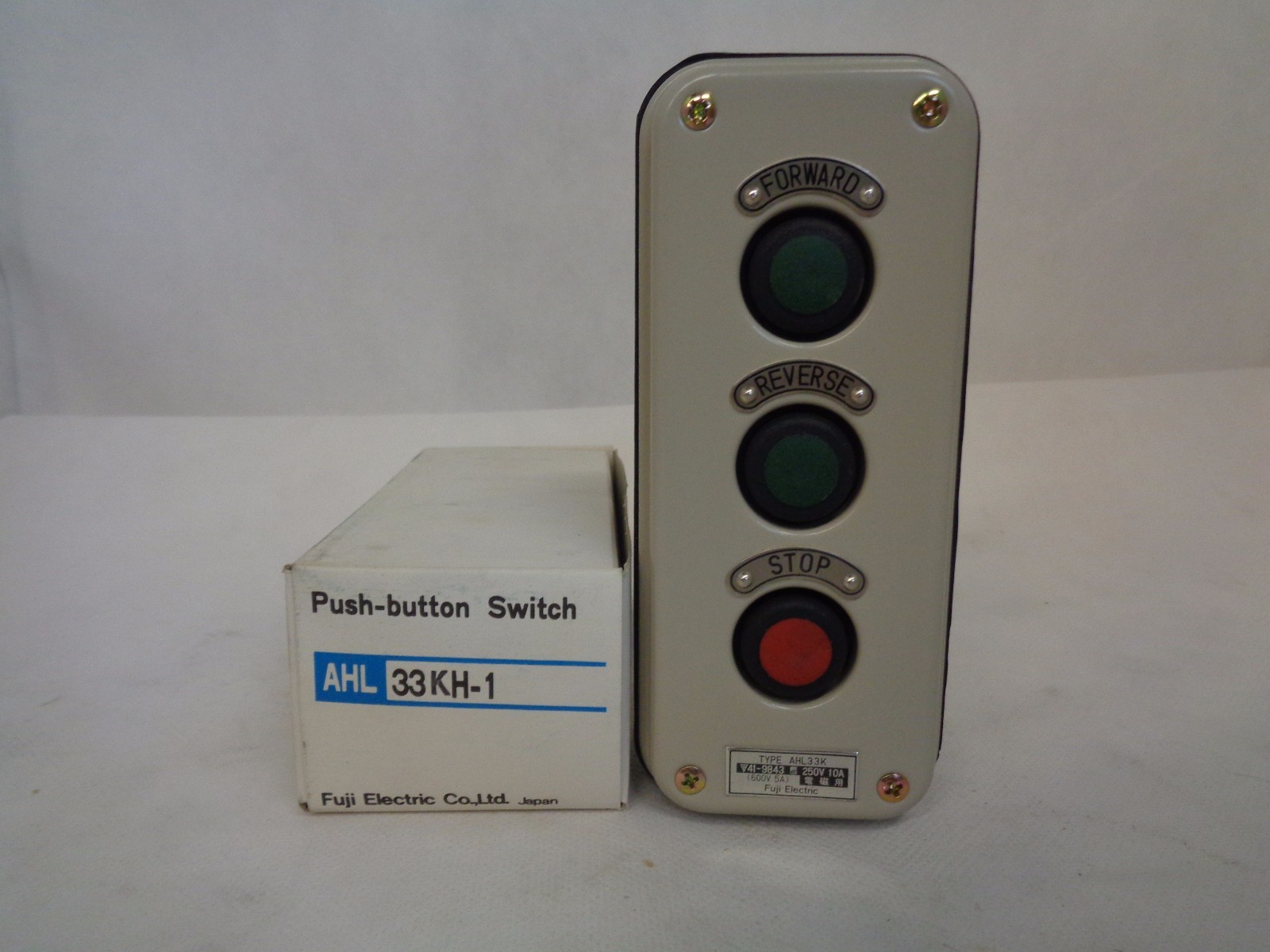 NEW FUJI AHL33K-H1 AHL33KH1 PUSH-BUTTON SWITCH FORWARD/REVERSE/STOP