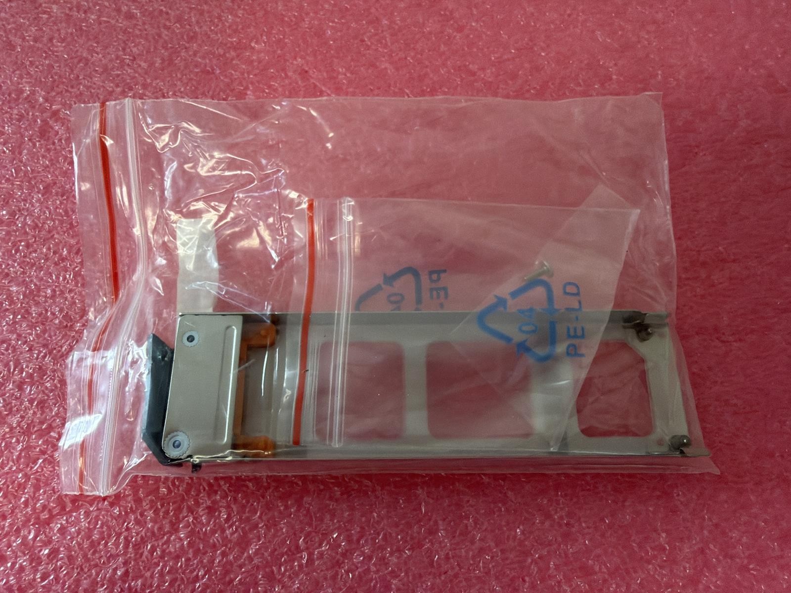 SUPERMICRO 1 BOX OF 100x MCP-220-12108-0N CADDIES / TRAYS